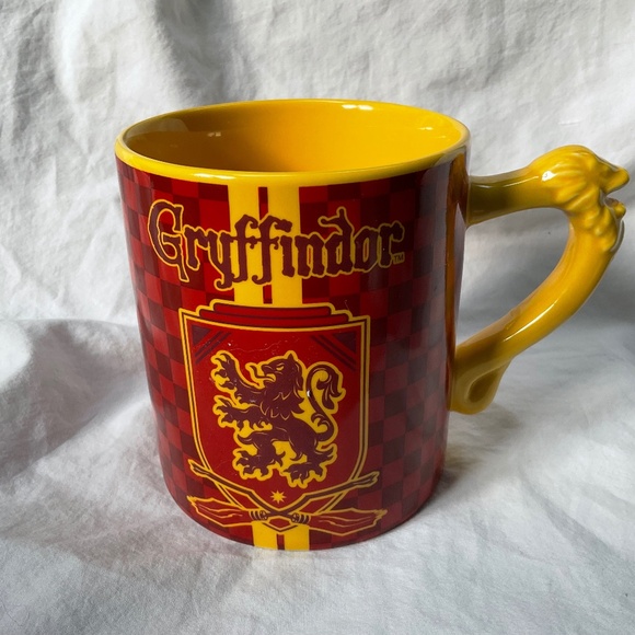 20 oz Harry Potter Gryffindor Mug (NWOT) Sculpted Lion’s Head Handle - Picture 1 of 7
